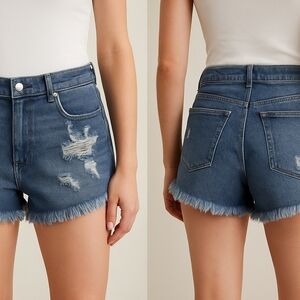 Almost Famous Junior's Size 9 Distressed Denim Shorts – Excellent